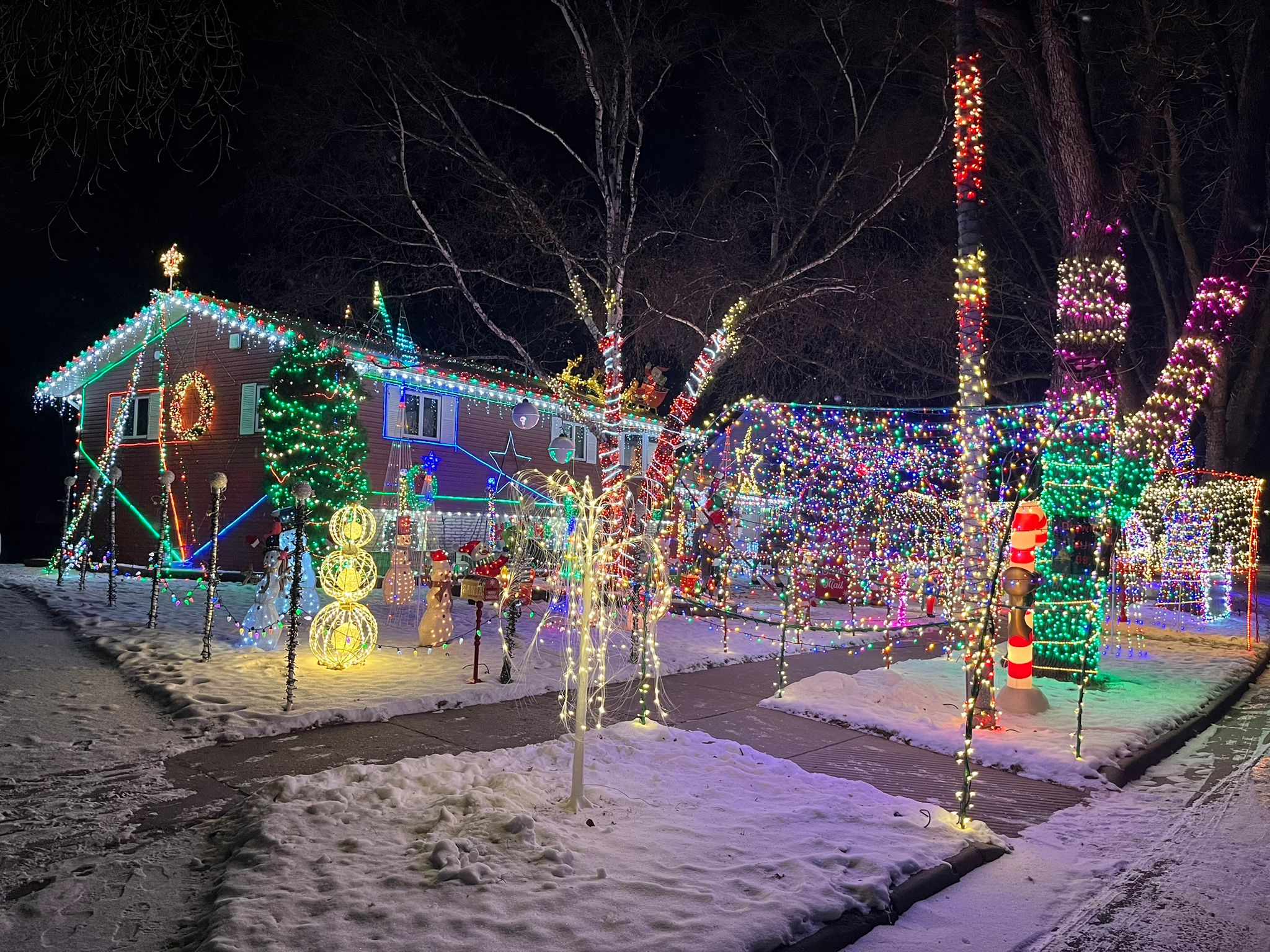 North Dakota Today | Mike and Shelly Rowe and Home for the Holidays